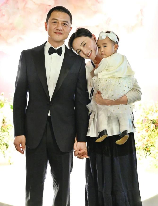 李亚鹏又离婚了！累积负债28.6亿，决定让孩子跟随女方生活，由双方抚养，和前妻相