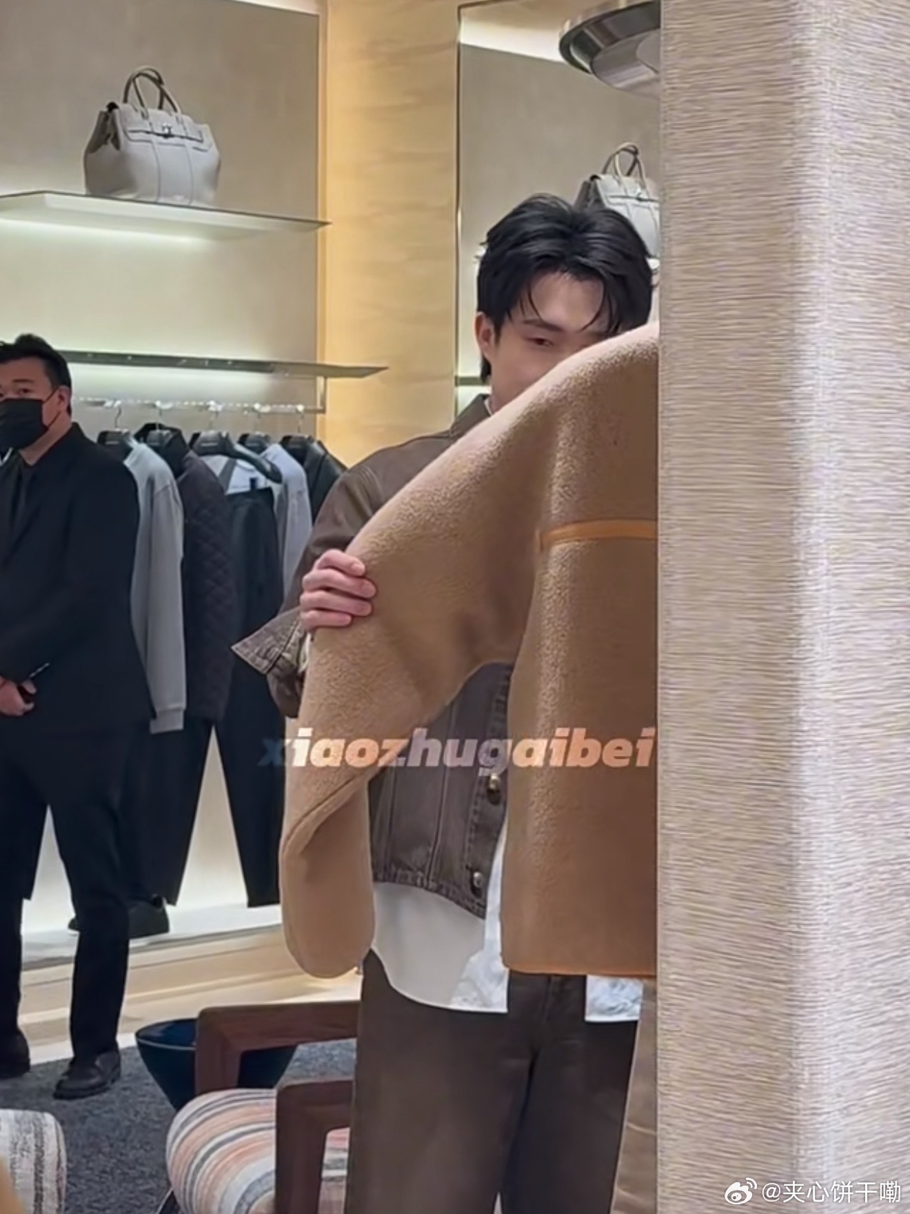 Sales：王楚钦摸过