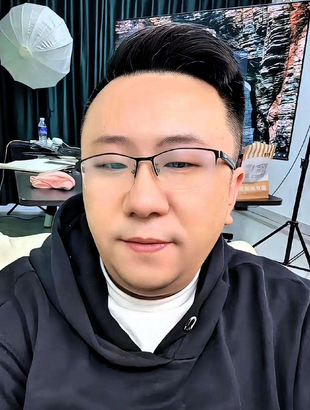 兰姐不好惹，孟贺这次可能真的栽了，麻六记的事儿啊想想也知道，肯定伤了麻六记的