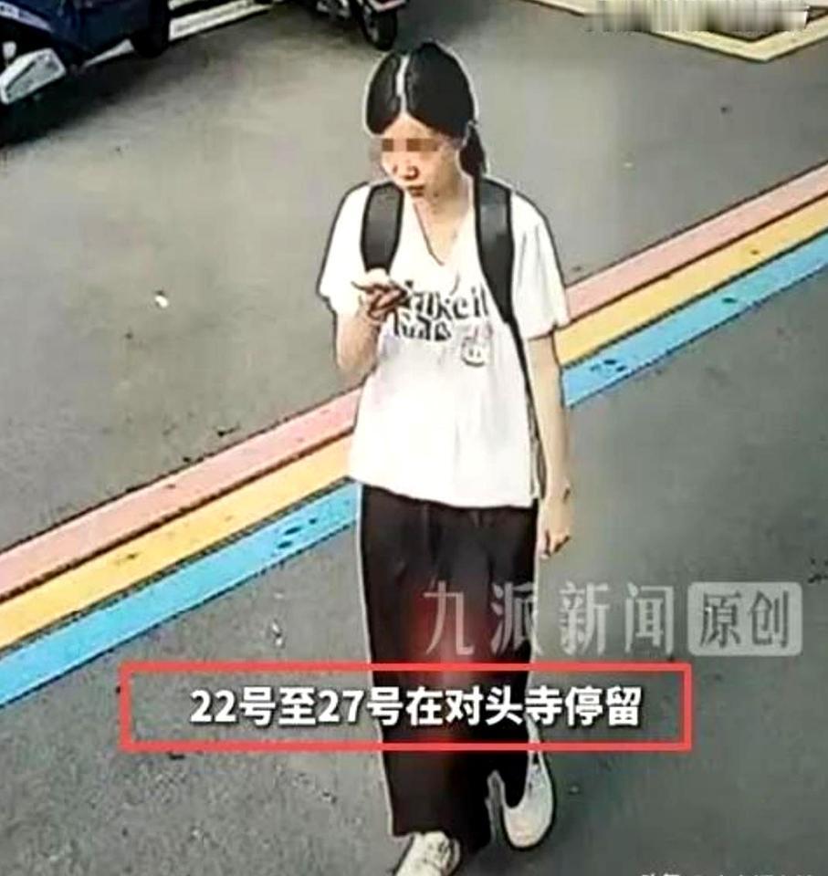 连着在民宿窝了3天，前一晚还跟亲妈开视频说要回家，第二天一早看见太阳出来，直接背