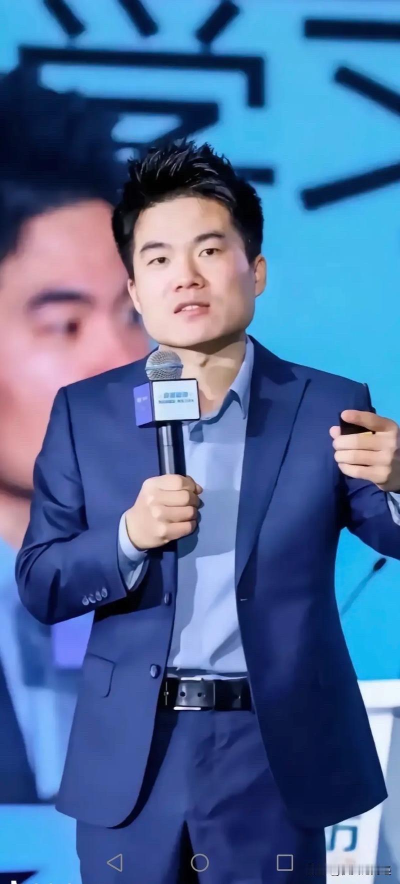 董宇辉说，飞机大炮对你生活影响其实并不大，小家电才是真正提升每个人生活质量！我记