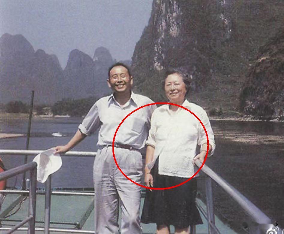 我的生父（九）平反之后的生父全国落实右派平反时，他拖着病体回到镇海。🏚️那时