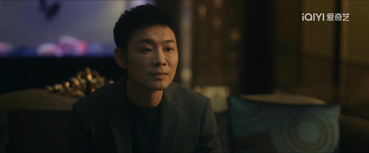 《低智商犯罪》里面，王骁逗老舅这段过于搞笑了！王骁原本来找老舅是为了别的事情