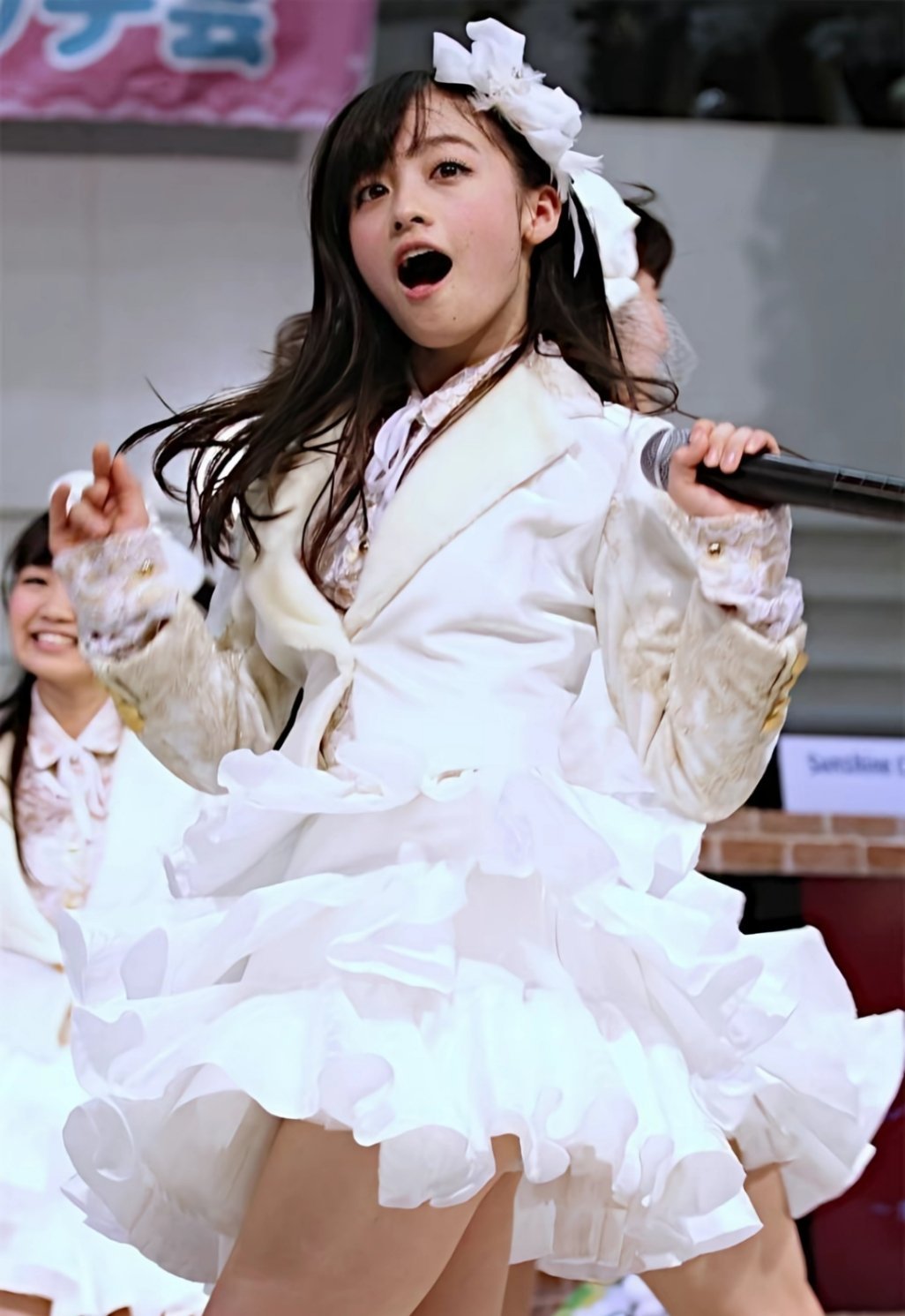 桥本环奈参加挑战赢下1000万日元【桥本环奈】像我小时候幻想中魔法少女变身的片段