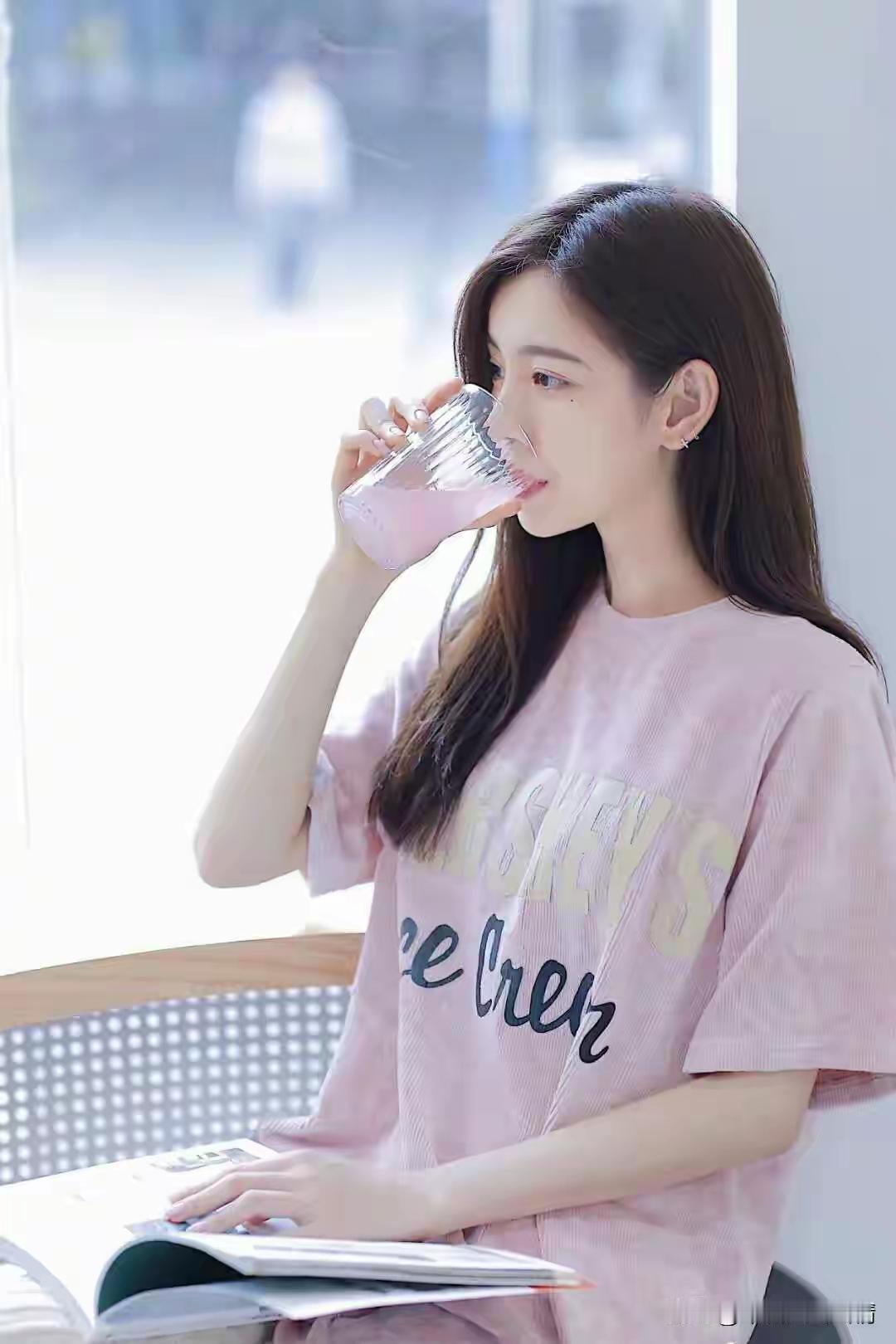 图片疑似AI生成，请注意甄别兰州大学校花姜丹妮，清纯甜美，太可爱啦！