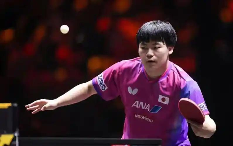 刚刚结束了一场WTT新加坡大满贯男单1/8决赛，男单世界排名第7的日本18岁小将