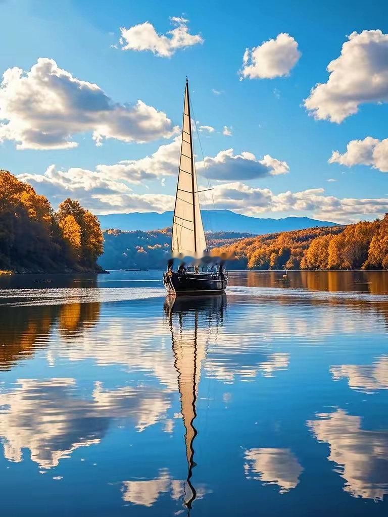 人生最靠谱的三件事！​第一：坚持锻炼身体是承载一切的根本。每天动一动，出出汗，让