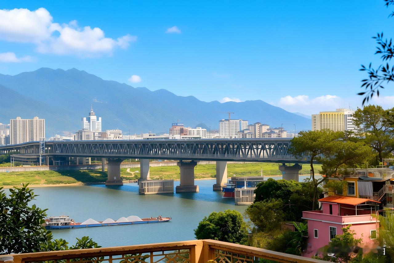 一桥跨西江，半枕旧时光西江肇庆大桥肇庆上清湾古巷自上清湾村远眺西江大桥，这