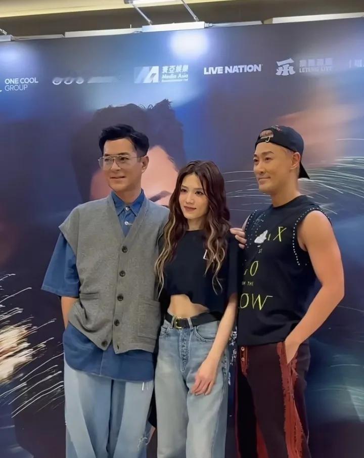 好漂亮[比心]周秀娜你今次仲唔死。古天乐把周秀娜搂在怀里，生怕被林峰给抢走了[捂