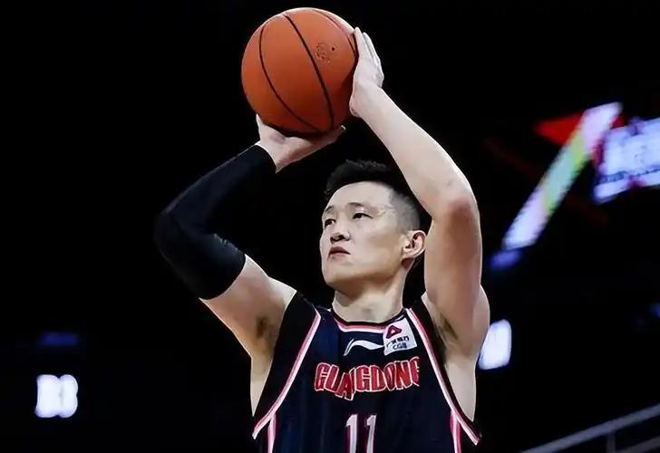 周鹏不吃这套！在广东宏远举行2026—2027赛季出征仪式，杜锋以总教练身份