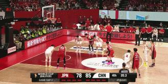 争议太大了，在世预赛中国男篮87-80险胜日本男篮的比赛中出现了具有争议的一幕，