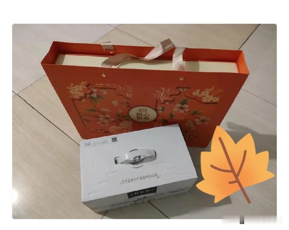 有些亲戚还不如不来往，我爸的侄女也是我堂姐，过来看我爸，就提了一箱奶，一箱月饼，