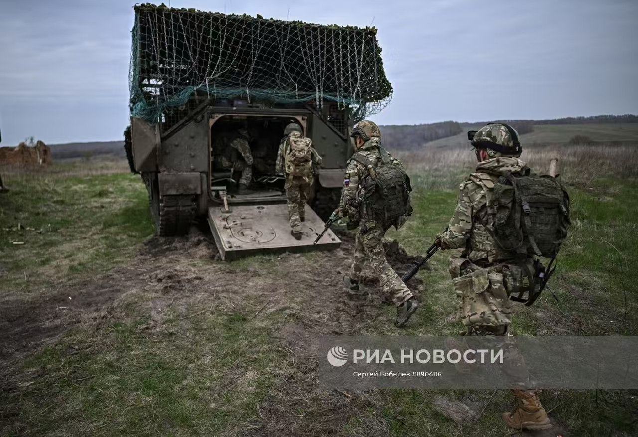 乌克兰硬扛俄罗斯？2025年4月公开资料显示，乌军仅M2“布雷德利”步兵战车就接