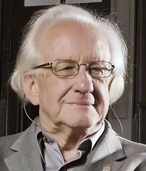 40年前，他预言苏联十年后必亡，20年后他再次预言，美国必然会在2025年走向崩