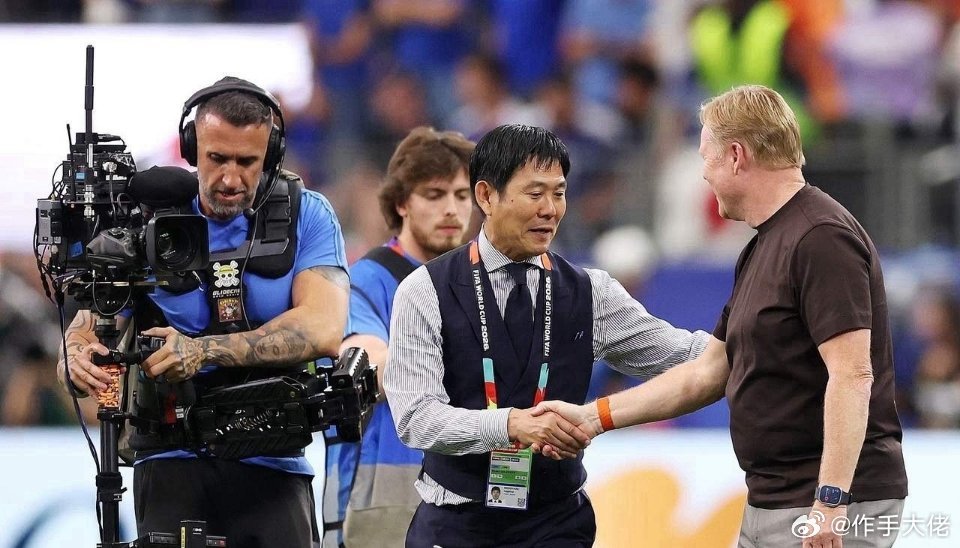 世界杯也兴还债？日本队这下惨了！瑞典队首轮5-1突尼斯，现在1-5输荷兰队还债。