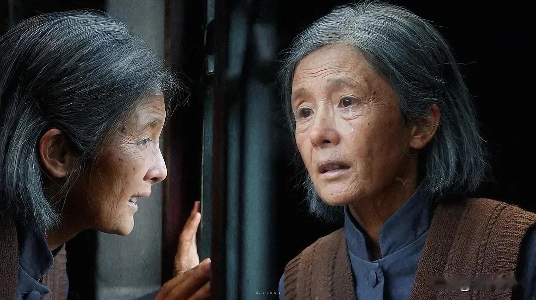 《生万物》大结局，绣绣生命的最后那段真的太浪漫了！先走一步的大脚来接她，感觉死亡