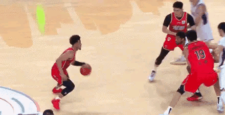 广州朗肽海本新星徐昕真是鹤立鸡群！在今天广州朗肽海本主场迎战天津先行者的比赛中，