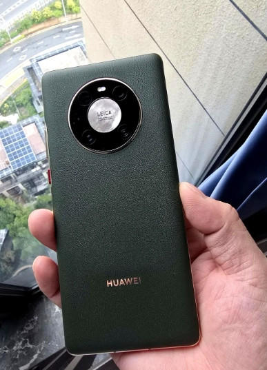 2025年5月25日的今天，我淘了一部华为mate40pro，8+256的，还在