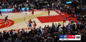 罕见！库里肘击对手被吹进攻犯规！在今天NBA常规赛勇士对阵猛龙的第四节比赛最后