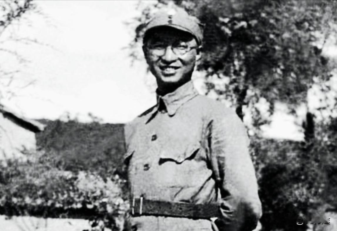 1950年，陈赓来越南做"场外指导”，第一仗就让越军奔袭4天，武元甲打电话说情: