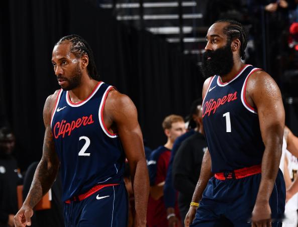 12月7日讯NBA常规赛，快船106-109客场不敌森林狼。赛后，莱昂纳德接受