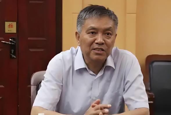 真的是太气愤了！怎么会有这样的败类呢？整整1200吨天然鳞片石墨，造无人机和半导