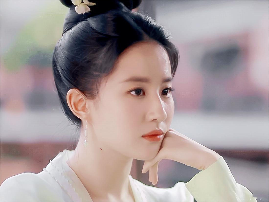 🍉👖清末盐商题材历史传奇剧《咸雪》主演：刘亦菲​导演：伊峥这项目筹备起码四