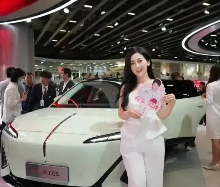 美国没想到，加拿大没想到，马斯克想了三天两夜也没想到，就在美国、加拿大对中国电动