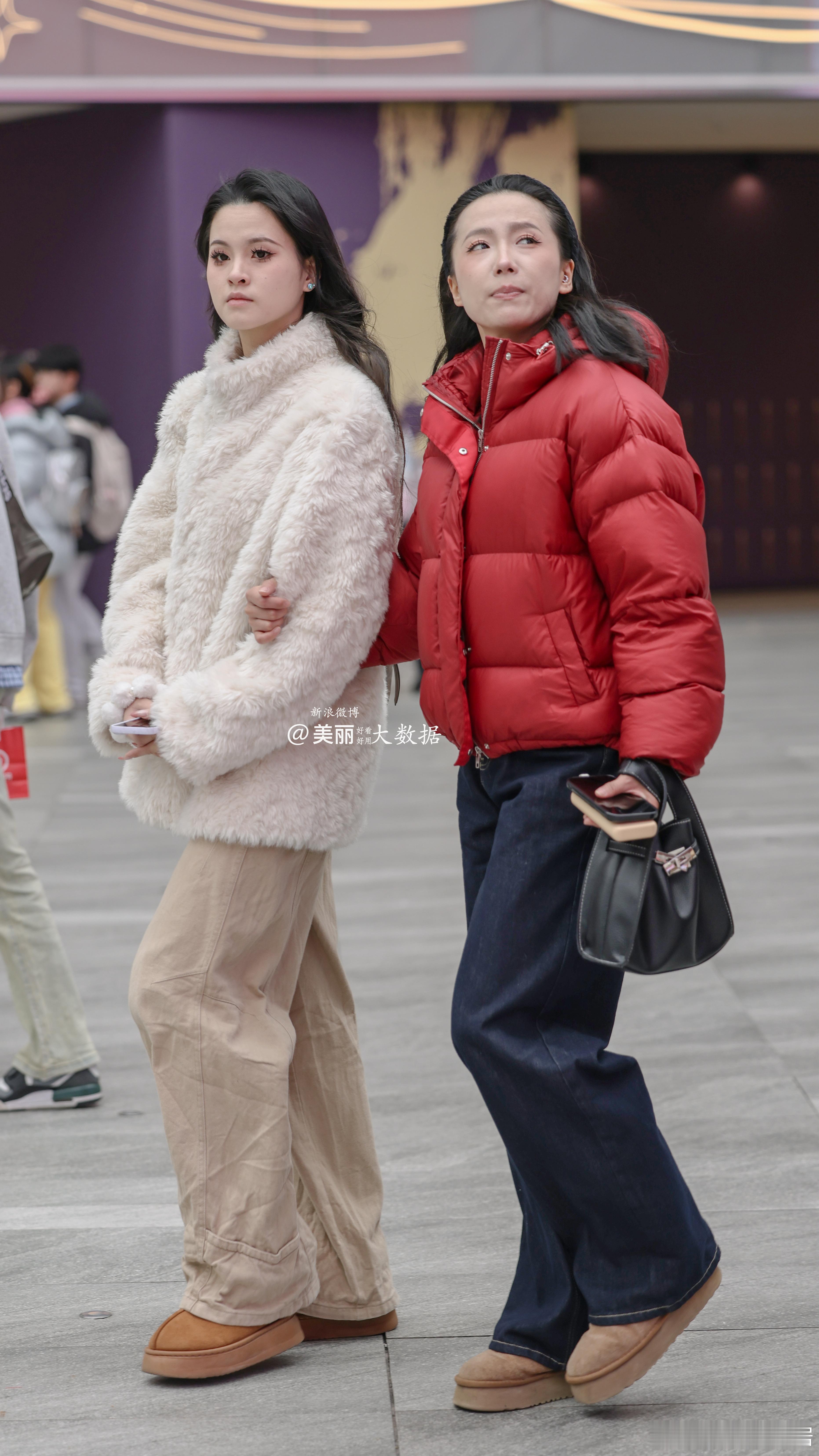 冬装红色总是很暖。