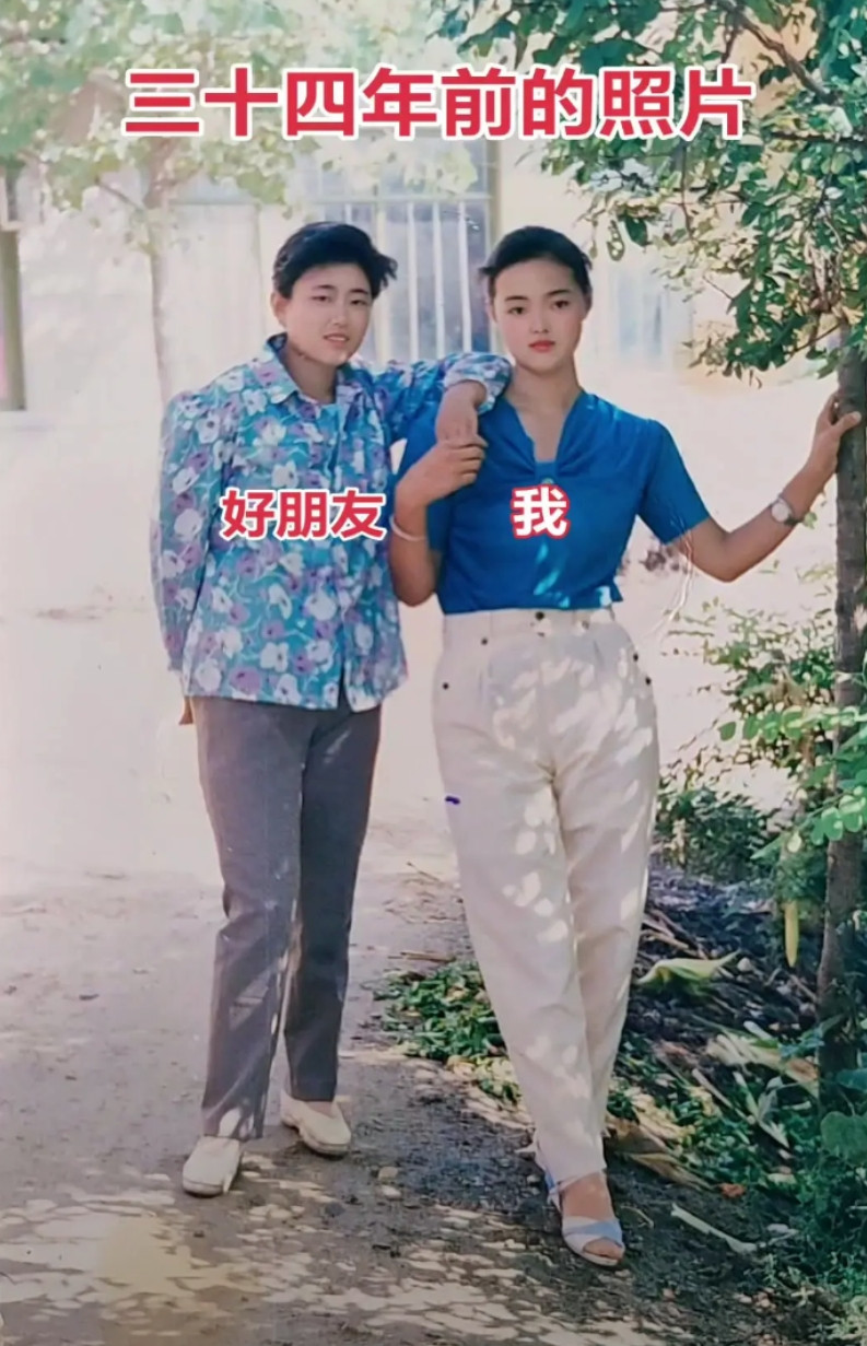 这张照片刚发出去，就被我老公发现了，追问我啥时候和这个小伙勾肩搭背拍的照片，不容