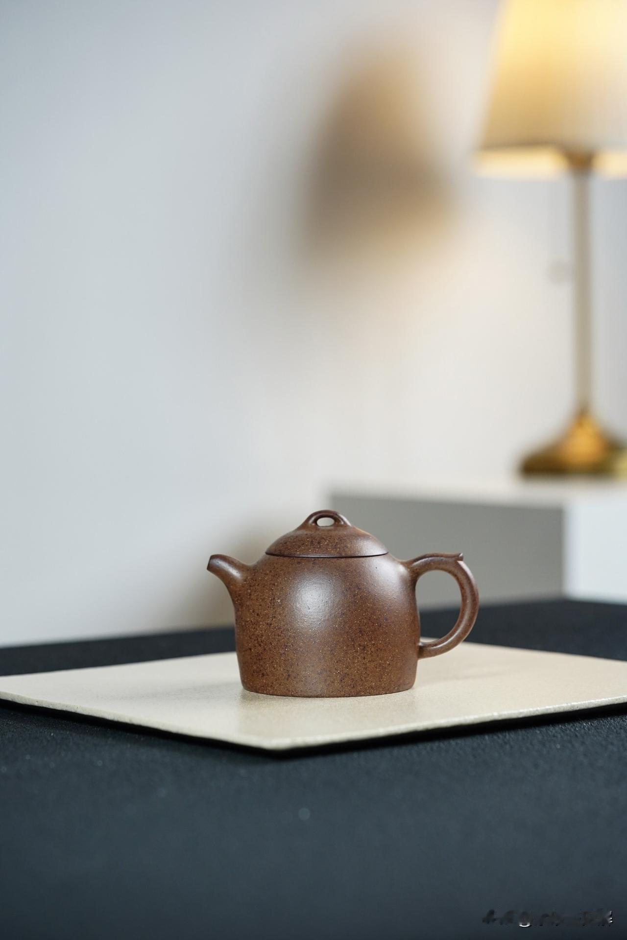 拥有一把好壶固然可喜，但若不懂养壶或方法不当，则枉然拥有好壶。所以，不论您所拥