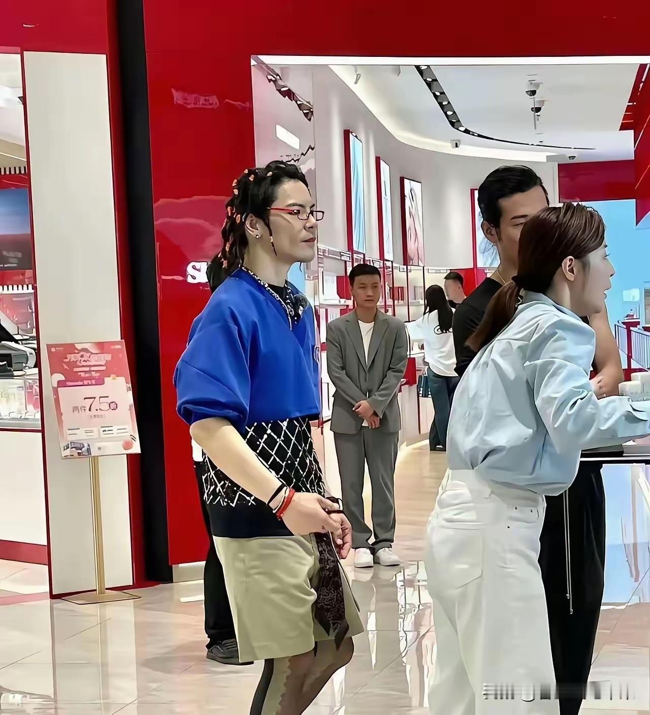 不得不说，这是年度最搞笑的明星