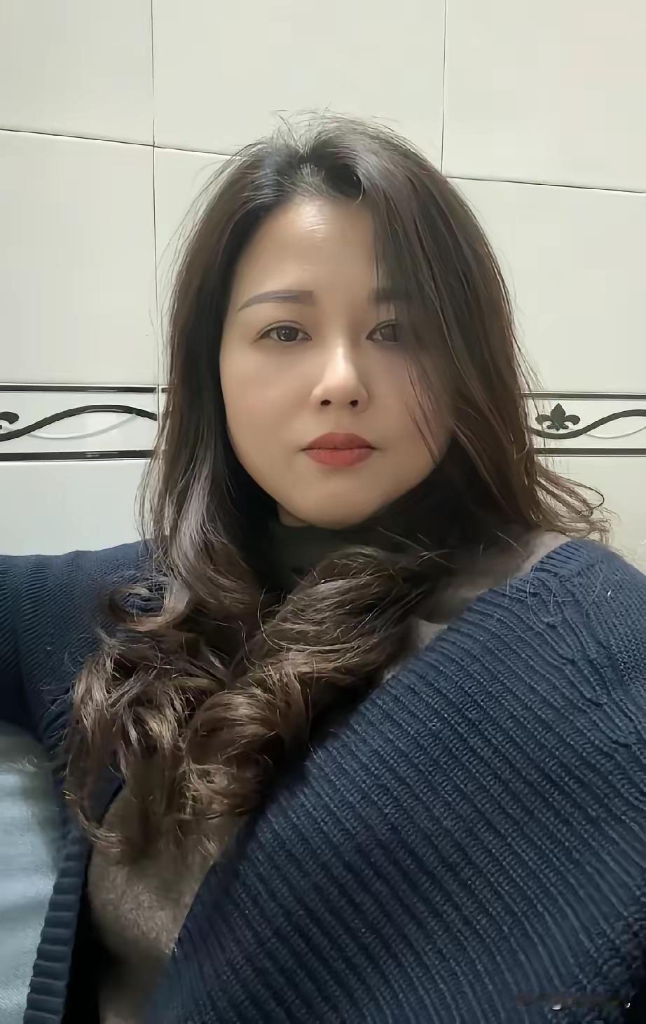 如果一个女人不图你的钱​只把你当成精神支柱​说明这个女人​把你当作生命的全