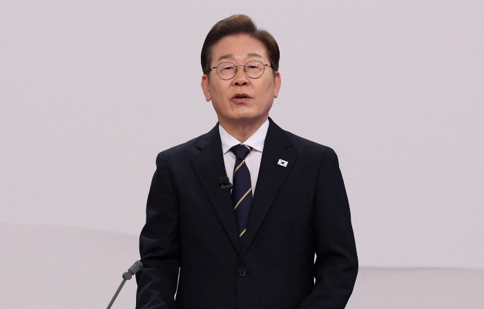 韩国总统选举辩论，却扯上中国台海，李在明表态亮了。5月18日，韩国宣布进行尹