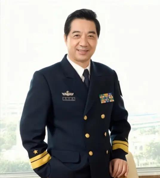 谢谢你张召忠！你真是伟大的预言家！2015年你就曾说过：“美国啥也不干，让东方大