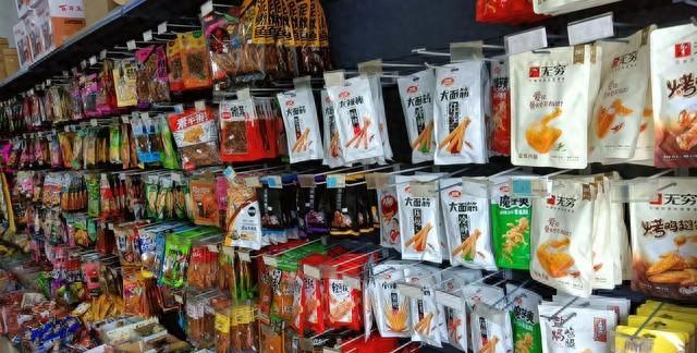 3万门店封神后翻车赵一鸣的鬼秤乱象根本不是店员贪心是模式崩了四块牛肉干