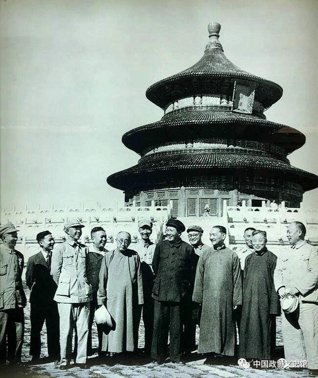 真不知道毛主席和陈毅等人游天坛时，还有这样的小插曲。那是1949年9月，毛主