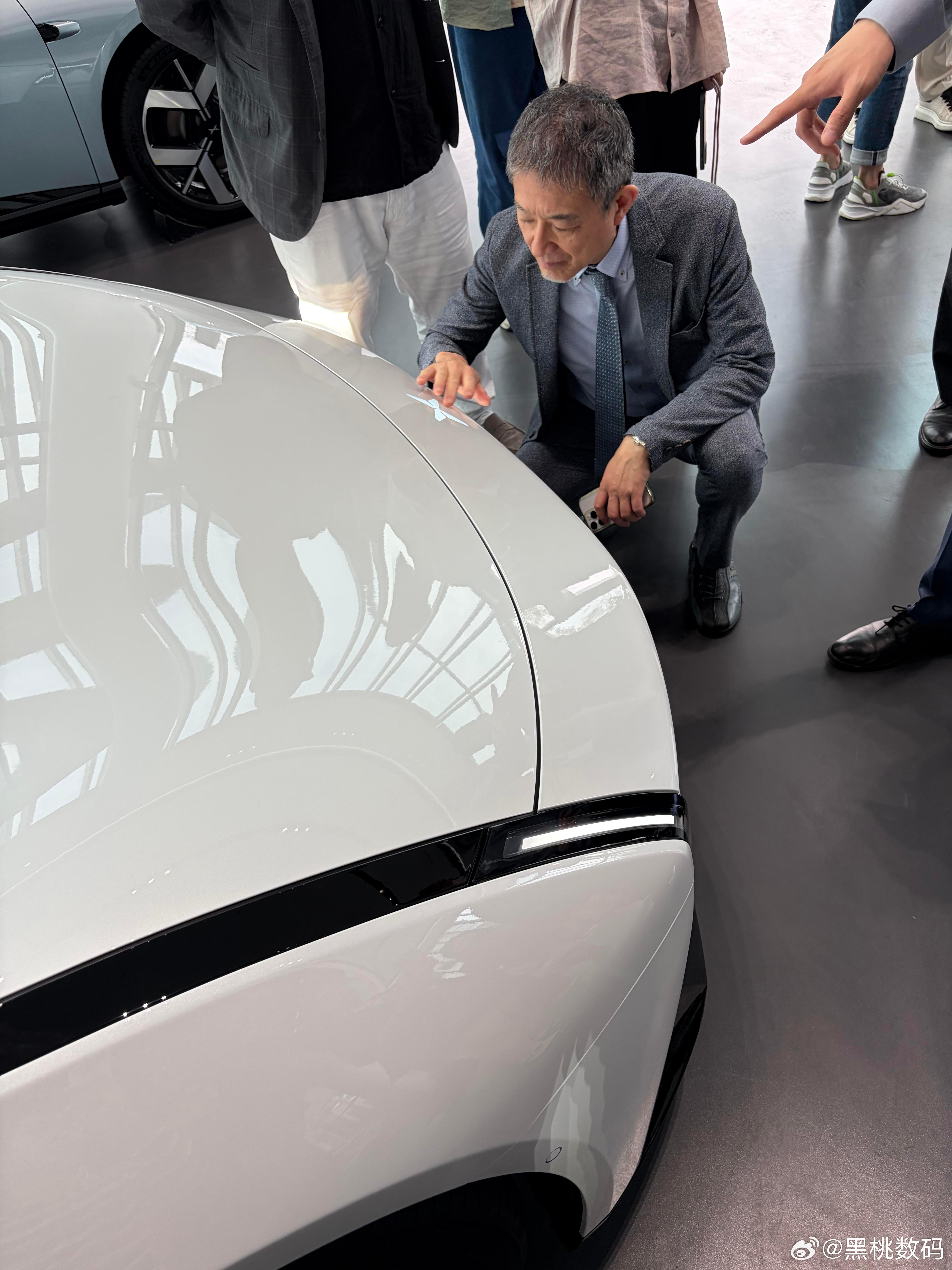 “GTR之父”田村宏志到访小鹏广州总部，深度体验小鹏P7及第二代VLA技术后大为