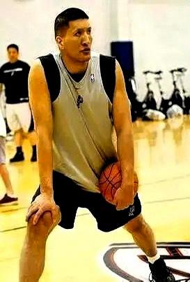 NBA的养老金规则写得很死：只要你打满3个赛季，这张终身饭票就焊死了。巴特尔，