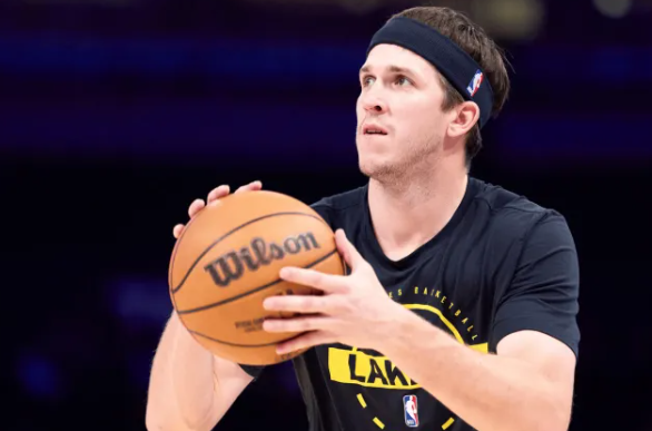 ESPN记者Shams在节目中谈到了火箭和湖人两队球员的伤病恢复情况。“里夫斯