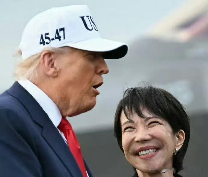 呵呵！太搞笑了！[捂脸哭]辣眼睛吧？谁说高市早苗演砸了？演员不都是这么演吗？你看