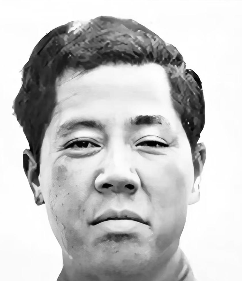 1971年，戴以宏在农机站蹲了十几年，满手机油，谁都当他土技工。结果档案一翻，竟