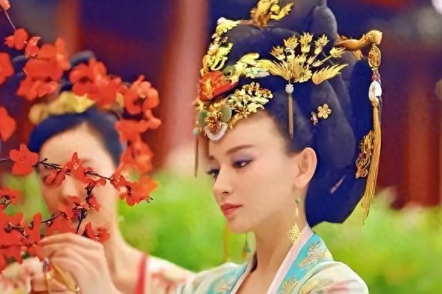 郑贵妃：不仅在武则天手下得以善终，还成史上首位在外立宅的后妃。血洗后宫那一夜