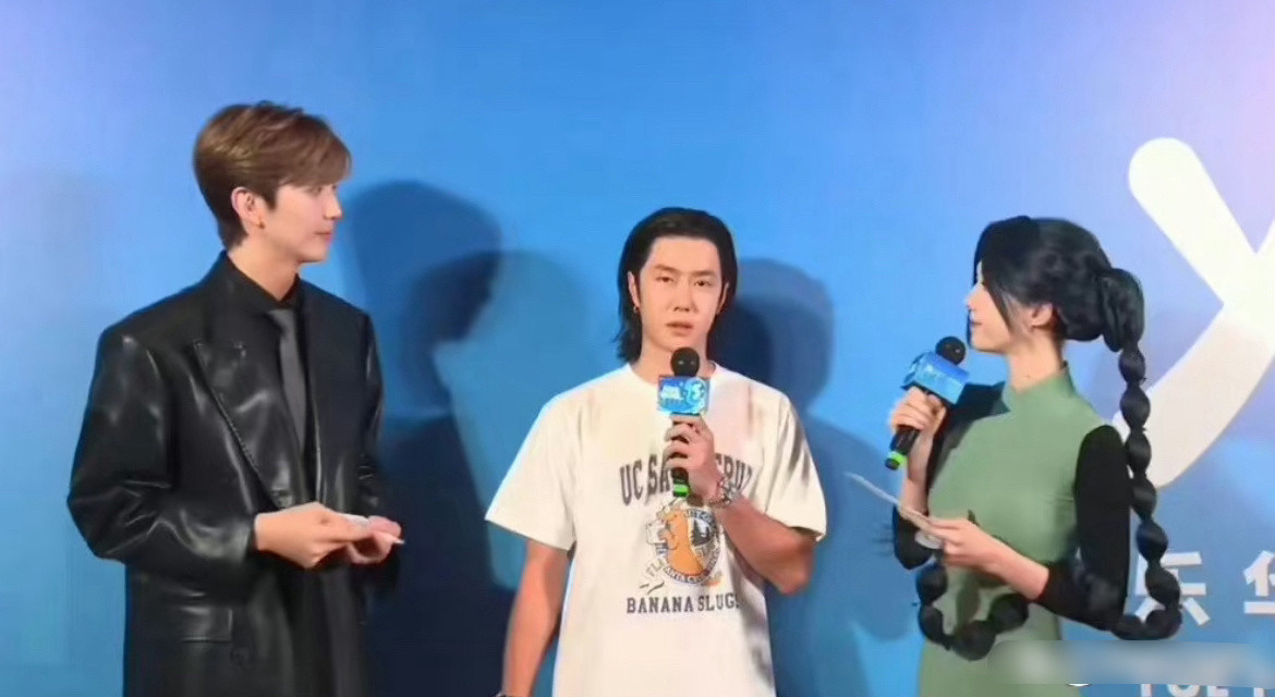 女主持人不知道是谁，男主持是洪欣儿子！身高说是188cm