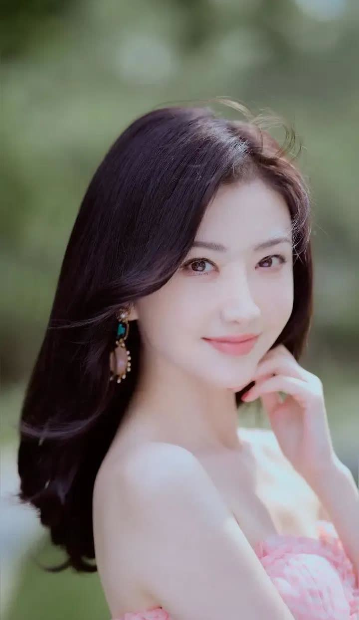 一个刚三十出头的男子和我说“以前见到美女，总会有一种想得到的冲动。现在看见美女，