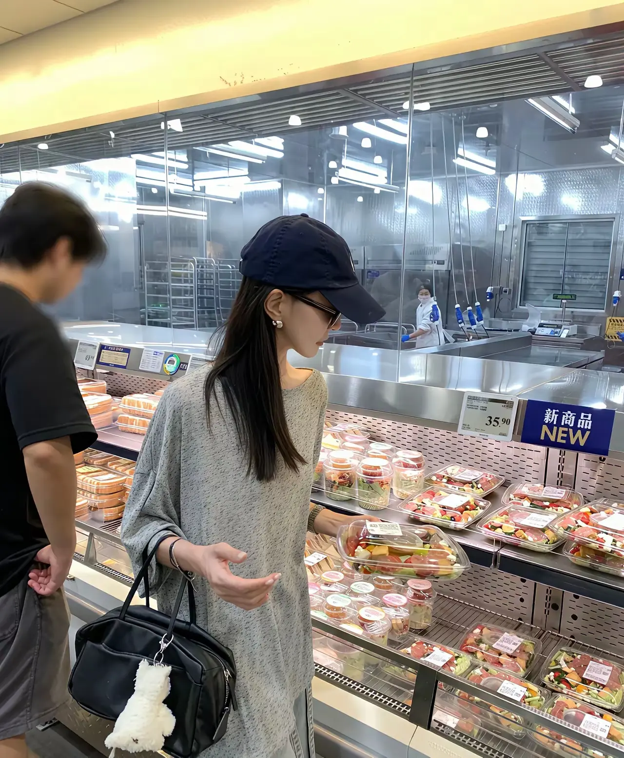 在山姆店随意拍到的会打扮的小姐姐