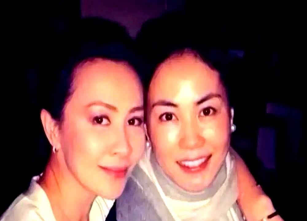 同样是混圈子吃顿饭，那英忙着攒局，王菲却敢直接撂挑子。那英习惯把饭桌当成资源中转站。几杯茶水下肚，人