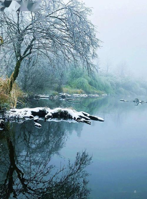 上联：泉水流下苏东坡，下联：融雪汇入二月河