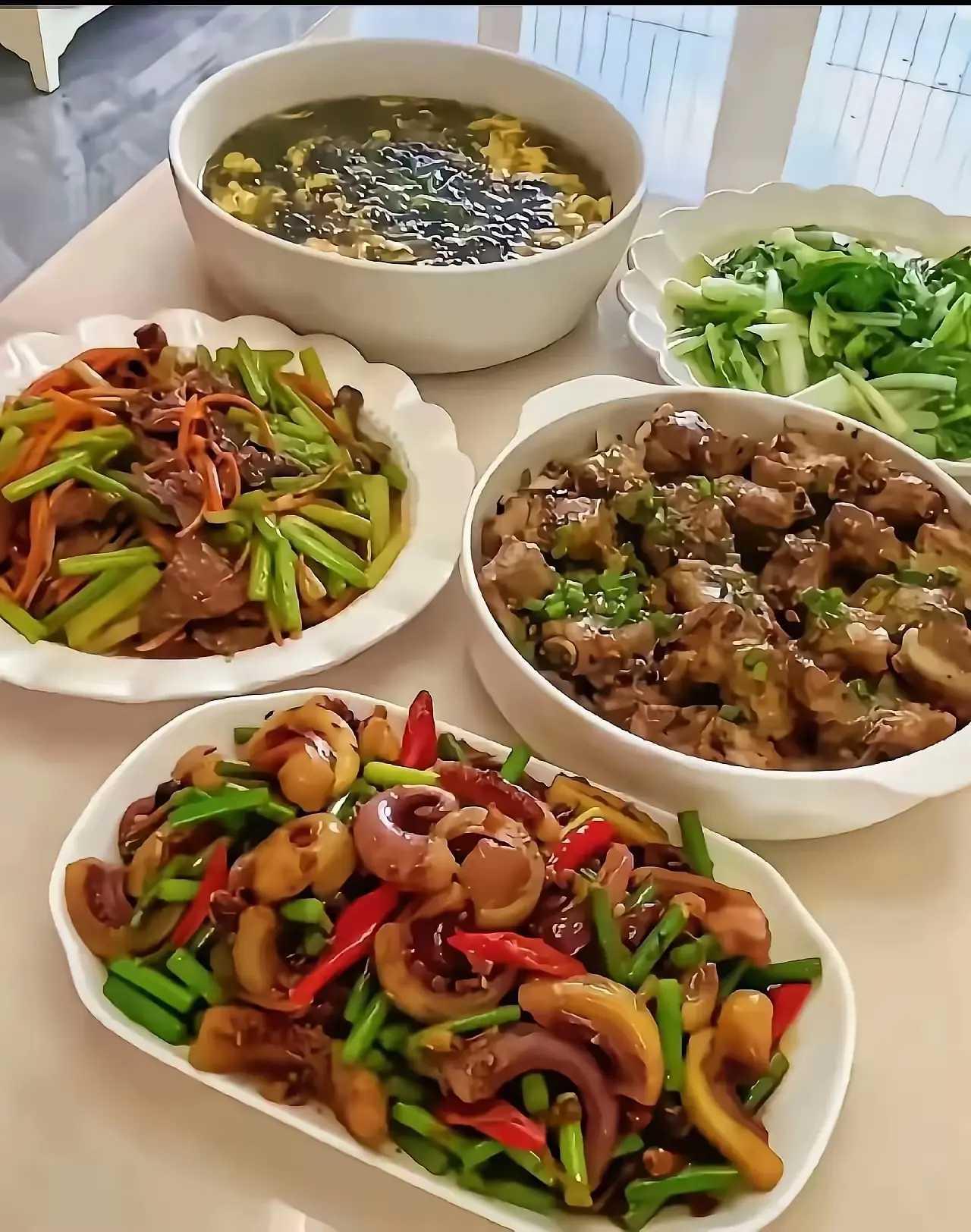 有一个菜是模具，你发现了吗？