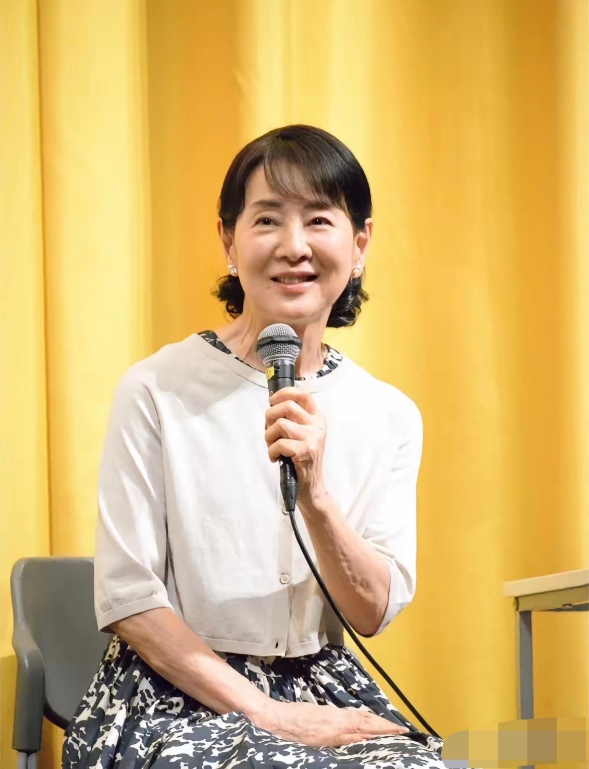 你猜曾经的女神她是谁？妈呀，她也不是以前的样子了，脸大变样，很难认你不一定能认